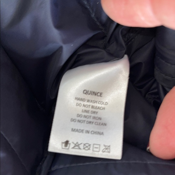 QUINCE Lightweight Down Packable Puffer Jacket - Picture 9 of 9